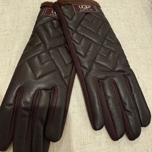 UGG Men's Dark Brown Quilted Gloves